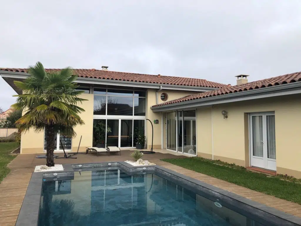03-piscine-hdp-construction-piscine-originale-beton-projete-1024x768